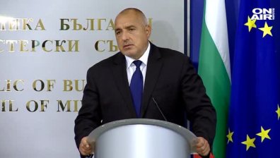 Пожарната, Гражданска защита и АПИ борят бедствието в Бургаско