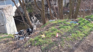 Ситуацията е извън контрол: Боклуци непрекъснато се трупат