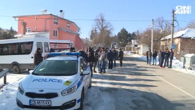 Полицаите от цялата страна излязоха на протест предколедно