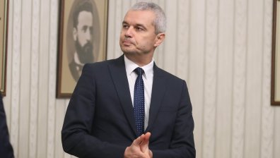 Сериозните различния с ГЕРБ отказаха "Възраждане" от разговор с проф. Габровски