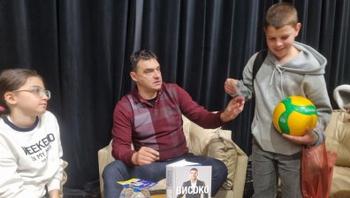 Владо Николов и "Високо": Историята за пътя към върха