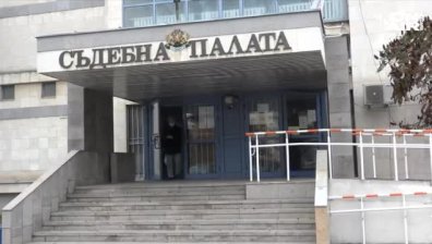 Повдигнаха обвинение на капитана на "Vera Su" и помощника му, грози ги затвор до 15 г.