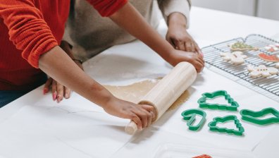 Рецепта за Коледа: Вкусни елхички от бутер тесто с шоколад