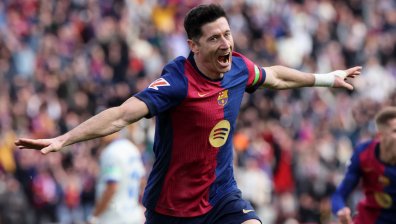 Левандовски донесе трудна победа на "Барса" срещу "Алавес"