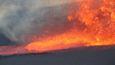 Масивен вулкан под океана се готви за изригване - има ли опасност за човечеството?
