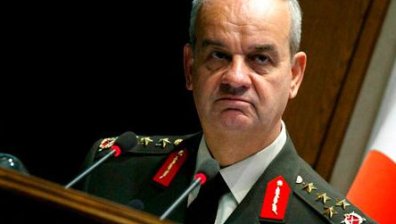 Турция арестува бившия си главнокомандващ