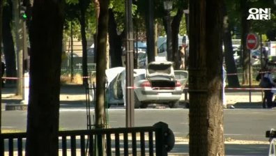 Кола се вряза в бус на жандармерията в центъра на Париж
