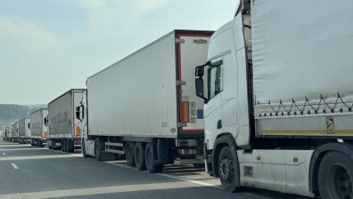 Опашките на "Капитан Андреево" застрашават безопасността на шофьорите