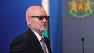 Експертът с оставка в МО: Съжалявам, че заради мен, атакуват най-достойния и компетентен министър на отбраната 
