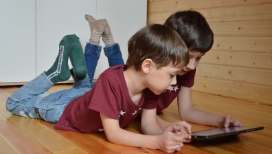 Децата, които прекарват много време пред екраните, имат мозъчни нарушения
