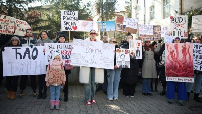Сръбската общност у нас на протест в подкрепа на студентите в родината си