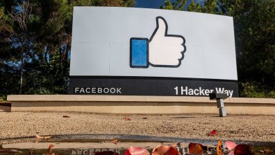 Facebook блокира страницата на полските националисти заради дезинформация