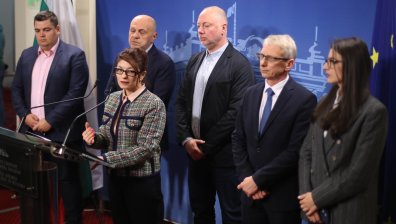 Рамо до рамо: ГЕРБ-СДС и ПП-ДБ постигнаха договорка