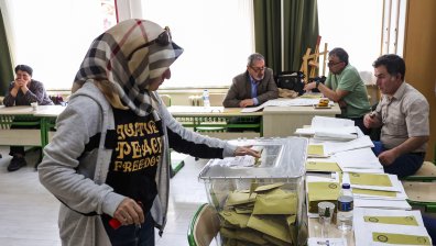 Вотът в Турция: Огромна избирателна активност, Ердоган води с над 50%