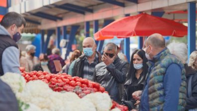 Скоро няма да има български краставици и домати по пазарите ни