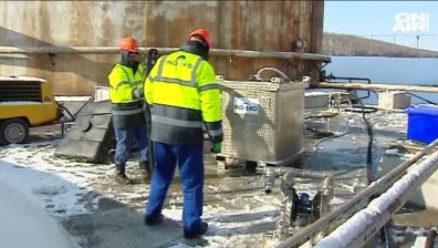 Транспортират токсичния отпадък трихлоретан от завода "Полимери"