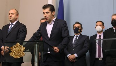 Петков: Осъждаме остро действията на Русия, приоритет №1 е извеждането на българите от Украйна