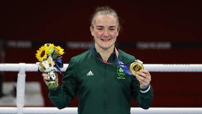 Скандалът с трансбоксьорките: Олимпийска шампионка отказва да се бие с мъже