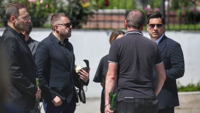 Последно сбогом с Борислав Зюмбюлев си взеха журналисти, политици, общественици (ГАЛЕРИЯ)