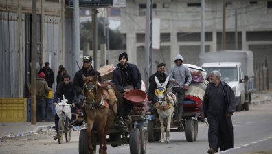Засилена хуманитарна помощ на фона на нови израелски акции в Газа