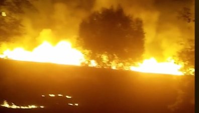 Голям пожар е избухнал снощи край Разлог, горели са сухи треви и храсти