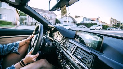 Аксесоарите, които подобряват комфорта и защитават автомобилите