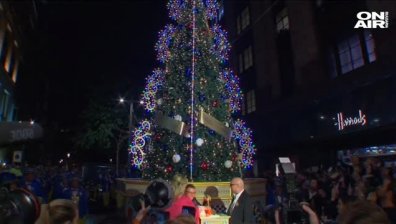 В духа на Коледа: Долче и Габана украсиха витрината на Хародс