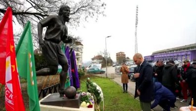 Паметник на Трифон Иванов откриха във Велико Търново