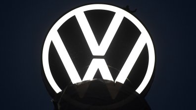 Битката за завода на VW: Koнцернът регистрира дружество в Турция