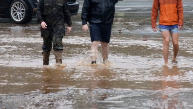 Буря с проливни дъждове наводни Сърбия (ВИДЕО)