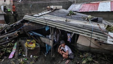 Тайфунът "Фунг-Уонг" уби най-малко 18 души във Филипините