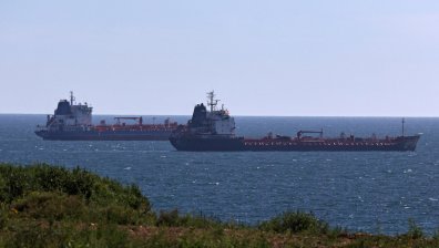 САЩ разхлабиха санкциите срещу руския петрол до 11 април
