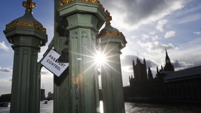 Вече влизаме във Великобритания само с международен паспорт