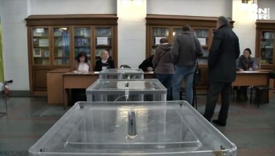 Украйна избира президент &ndash; засега фаворит остава Володимир Зеленски 