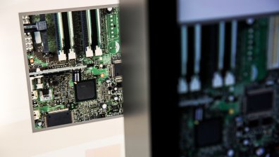 САЩ предупреждават, че ще спрат износа на чипове към Русия, ако нападне Украйна