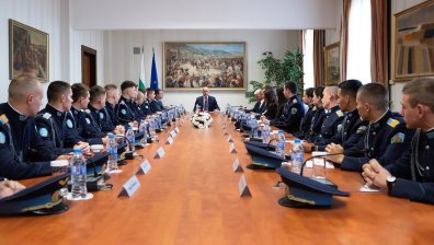 Радев: Най-важното е българските летци да имат възможност за повече летателни часове