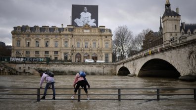 Проливни дъждове и наводнения във Франция, Сена прелива (+ВИДЕО)