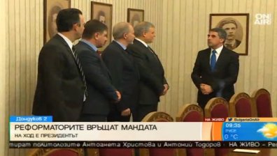 След провала в преговорите: Реформаторите върнаха мандата