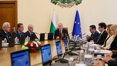 Анализатори: Комуникацията на правителството е счупена, капанът е в Бюджет 2027