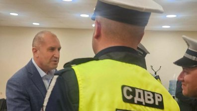 Радев плати глоба за неправилно паркиране