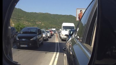 Километрични опашки в Кресненското дефиле в посока Гърция