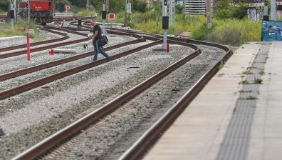 Млад мъж бе ударен от влак край Нова Загора