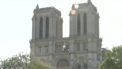 Започна почистването на района около Нотр Дам от олово