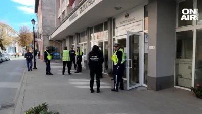 Властите нахлуха в общината в Белоградчик, разследват схема със сметосъбирането