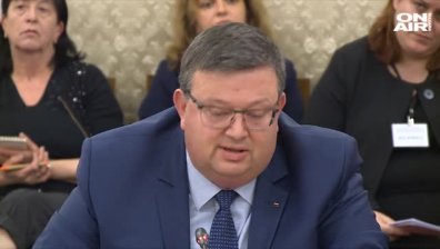 Сотир Цацаров на изслушване в парламента