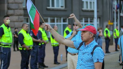 27 дни антиправителствени протести блокират центъра на столицата	