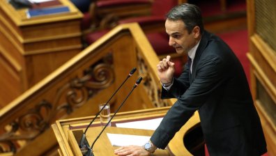 Мицотакис: С президента ще бъдем сред първите ваксинирани