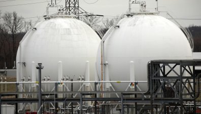 Обратен завой - все повече страни отказват руски петрол и природен газ, връщат танкери