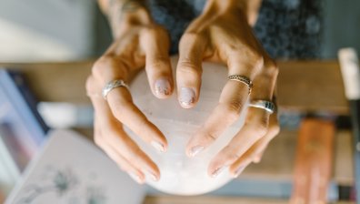 На прага на Ягодова луна: Повратен момент за Лъвовете, емоционални проблеми за Девите