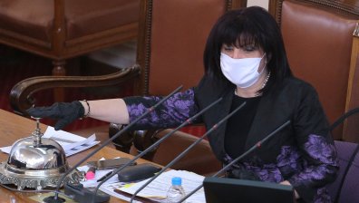 Цял ден заседаваха и решиха: Депутати и министри без заплати от 1 април